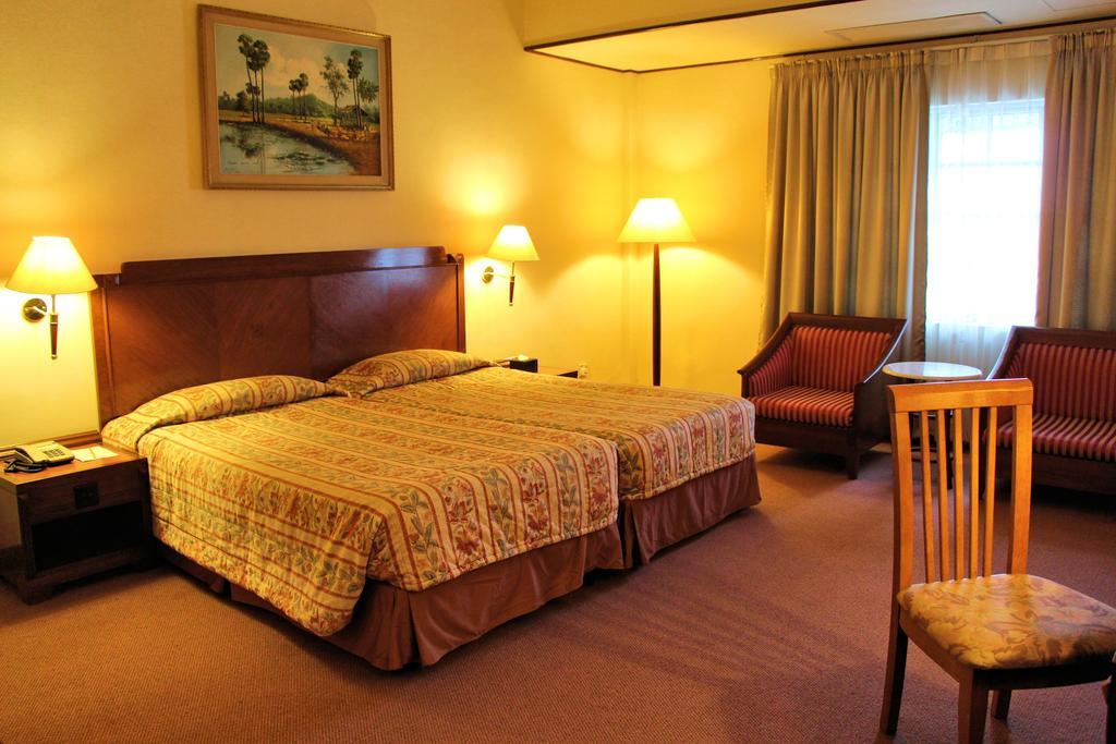 Holiday Villa Hotel City Centre Phnom Pen Exterior foto